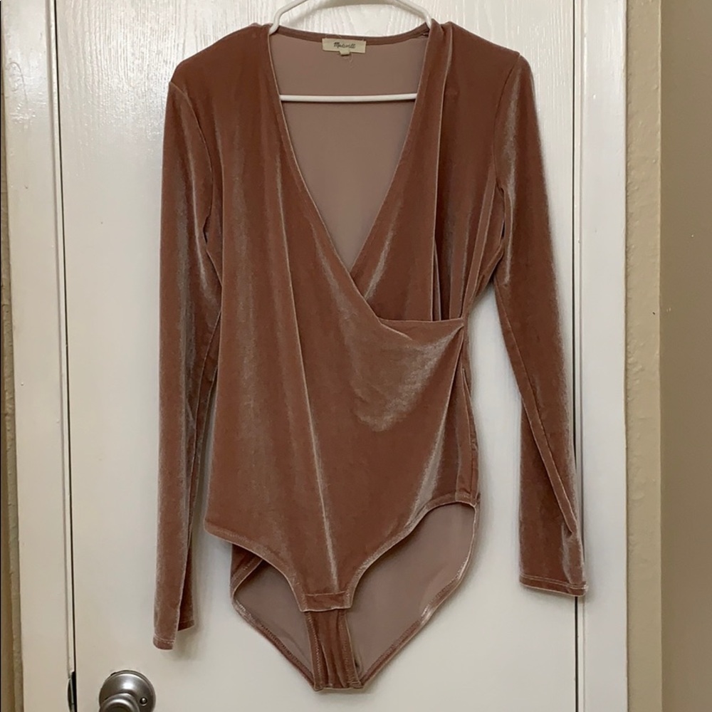 Velvet light pink long sleeve body suit | sz L
